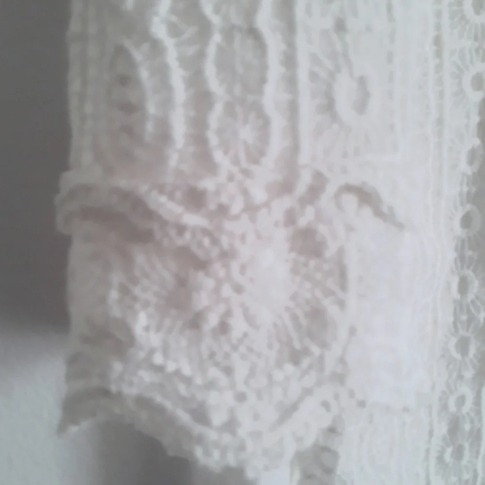 Retro Victorian-style light cotton and lace blouse - Picture 6 of 6
